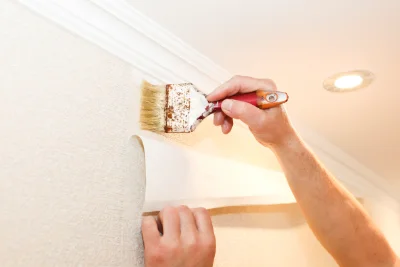 Pose de papier peint à Sollacaro — revêtements muraux et toiles de verre